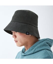 APOSTROPHE COMMA（アポストロフィコンマ）の「ポイントラベルウォッシングヘリンボーンバケットハット（ダークカーキ）（ハット）」