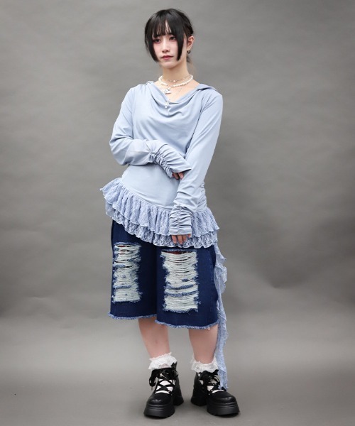 NIBBLE POISON(ニブルポイズン)の「ドレープアシメレースヘムプルオーバー(Tシャツ/カットソー・レディース・ホワイト/サックスブルー/ブラック・MEDIUM)」の1枚目の写真
