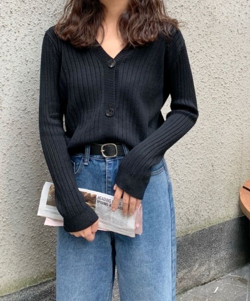 Beststore(ベストストア)の「vネックカーディガン リブニットトップス レディース シンプル細見え(カーディガン/ボレロ・レディース・ブラック/レッド/グリーン/ホワイト/ブルー/イエロー・FREE)」の9枚目の写真