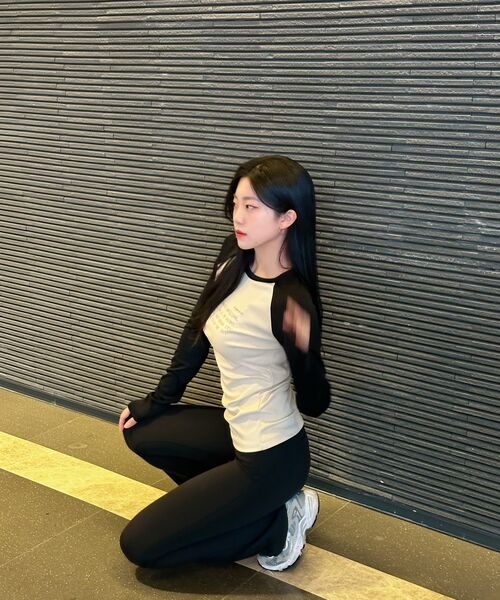 MAGORENSEOUL（マゴレンソウル）の「Drowning ルーズフィット レグラン ロングスリーブベージュ（Tシャツ/カットソー・レディース・その他・FREE）」の10枚目の写真