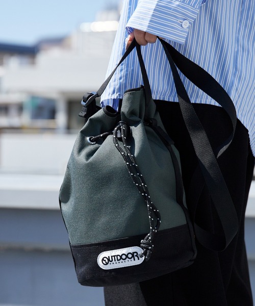 OUTDOOR PRODUCTS(アウトドアプロダクツ)の「OUTDOOR PRODUCTS/アウトドアプロダクツ TWO TONE COLOR DRAWSTRING BAG ツートーン 巾着 ショルダーバッグ 秋 秋服 2026年秋冬(ショルダーバッグ・レディース・ブラック/ベージュ/グレー/グリーン・FREE)」の3枚目の写真