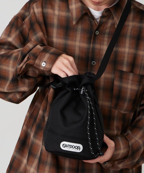 OUTDOOR PRODUCTS(アウトドアプロダクツ)の「OUTDOOR PRODUCTS/アウトドアプロダクツ TWO TONE COLOR DRAWSTRING BAG ツートーン 巾着 ショルダーバッグ 秋 秋服 2026年秋冬(ショルダーバッグ・レディース・ブラック/ベージュ/グレー/グリーン・FREE)」の2枚目の写真