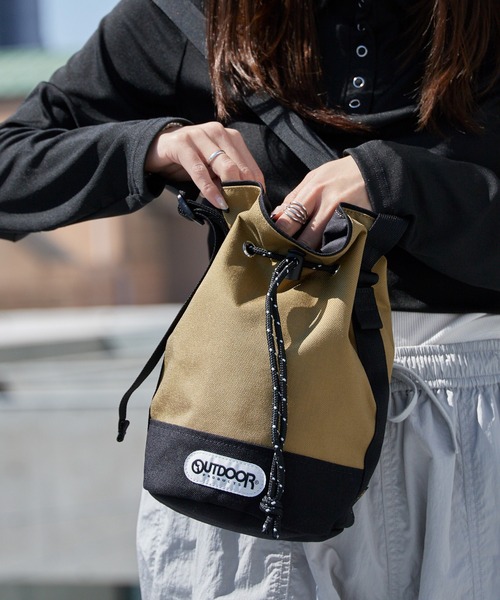 OUTDOOR PRODUCTS(アウトドアプロダクツ)の「OUTDOOR PRODUCTS/アウトドアプロダクツ TWO TONE COLOR DRAWSTRING BAG ツートーン 巾着 ショルダーバッグ 秋 秋服 2026年秋冬(ショルダーバッグ・レディース・ブラック/ベージュ/グレー/グリーン・FREE)」の14枚目の写真