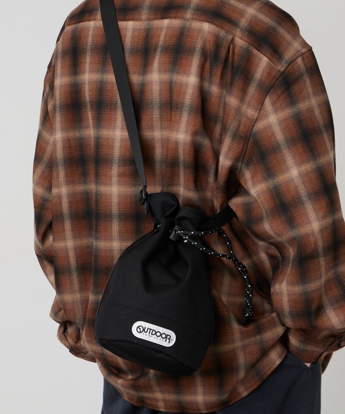 OUTDOOR PRODUCTS(アウトドアプロダクツ)の「OUTDOOR PRODUCTS/アウトドアプロダクツ TWO TONE COLOR DRAWSTRING BAG ツートーン 巾着 ショルダーバッグ 秋 秋服 2026年秋冬(ショルダーバッグ・レディース・ブラック/ベージュ/グレー/グリーン・FREE)」の7枚目の写真