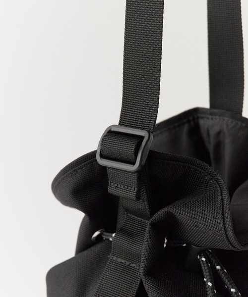 OUTDOOR PRODUCTS(アウトドアプロダクツ)の「OUTDOOR PRODUCTS/アウトドアプロダクツ TWO TONE COLOR DRAWSTRING BAG ツートーン 巾着 ショルダーバッグ 秋 秋服 2026年秋冬(ショルダーバッグ・レディース・ブラック/ベージュ/グレー/グリーン・FREE)」の22枚目の写真