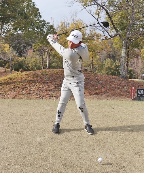LUXE/R GOLF(ラグジュ ゴルフ)の「(RM)【LUXE/R GOLF】ストレッチ ポンチ クロスワッペン 長袖 ジップパーカー(パーカー・メンズ・ブラック/杢グレー/ホワイト・X-LARGE/LARGE/MEDIUM)」の6枚目の写真
