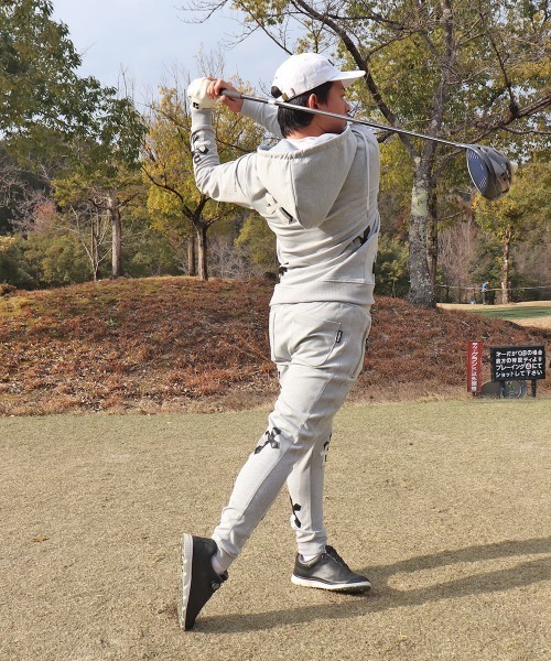 LUXE/R GOLF(ラグジュ ゴルフ)の「(RM)【LUXE/R GOLF】ストレッチ ポンチ クロスワッペン 長袖 ジップパーカー(パーカー・メンズ・ブラック/杢グレー/ホワイト・X-LARGE/LARGE/MEDIUM)」の7枚目の写真