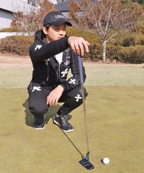 LUXE/R GOLF(ラグジュ ゴルフ)の「(RM)【LUXE/R GOLF】ストレッチ ポンチ クロスワッペン 長袖 ジップパーカー(パーカー・メンズ・ブラック/杢グレー/ホワイト・X-LARGE/LARGE/MEDIUM)」の8枚目の写真