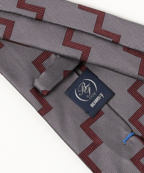 BEAMS F（ビームスエフ）の「シルク ジグザグ柄 ジャカード ネクタイ（ネクタイ・メンズ・ネイビー/ワイン・ONE SIZE）」の4枚目の写真