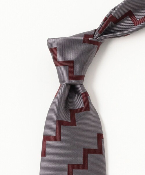 BEAMS F（ビームスエフ）の「シルク ジグザグ柄 ジャカード ネクタイ（ネクタイ・メンズ・ネイビー/ワイン・ONE SIZE）」の5枚目の写真