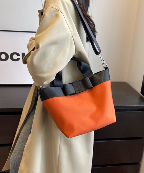 c.u.l（シーユーエル）の「リボン 2way ナイロン クロスショルダーバッグ cula1415（ショルダーバッグ・レディース・ライトベージュ/ブラック/オレンジ・FREE）」の3枚目の写真