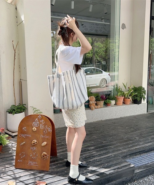Miniministore(ミニミニストア)の「トートバッグ 綿麻 ストライプ柄 韓国風(トートバッグ・レディース・ブラック/レッド・FREE)」の4枚目の写真