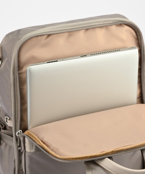 W&.Day/Night(ダブルアンド デイナイト)の「リュックサック リッカ スクエアリュック2 15L A4サイズ 14インチPC ボトルホルダー 19152(バックパック/リュック・レディース・アッシュブラウン/スモークピンク/ブラック・FREE)」の17枚目の写真