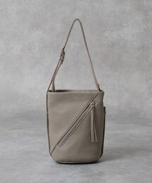 collex（コレックス）の「【WEB限定】【Beau're/ヴュレ】斜めZIP縦長 ショルダーバッグ（ショルダーバッグ）」