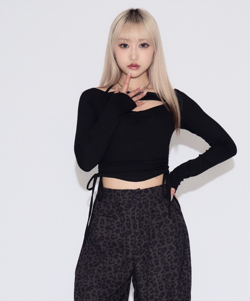 tinkerend(ティンカーエンド)の「Side Gathered Cut Off Tops / サイドギャザーカットオフトップス カップ付き(Tシャツ/カットソー・レディース・ブラック・FREE)」の13枚目の写真