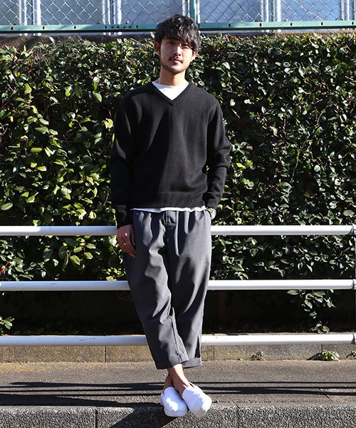 BEAMS（ビームス）の「＜WEB限定＞BEAMS / NEW STANDARD ミリタリーVネックセーター（ニット/セーター・メンズ・オフホワイト/チャコールグレー/ブラック・X-LARGE/LARGE/SMALL/MEDIUM）」の11枚目の写真