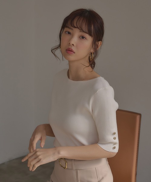 SOELA(ソエラ)の「【INGNI SOELA】袖金ボタンボートネック半袖ニット/WEB限定(ニット/セーター・レディース・アイボリー/モカ/ミント/ブラック・FREE)」の2枚目の写真