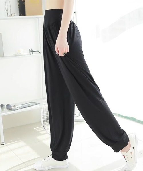 SallyLunn(サリーラン)の「ウエストゴムリラックスジョガーパンツ(その他パンツ・レディース・ブラック・MEDIUM/LARGE)」の2枚目の写真