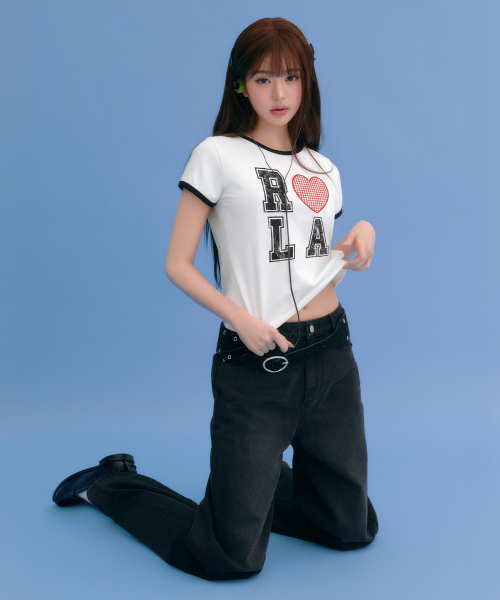 ROLAROLA(ロラロラ)の「BACK SEAM DENIM PANTS BLACK(デニムパンツ・レディース・ブラック・SMALL/MEDIUM)」の2枚目の写真