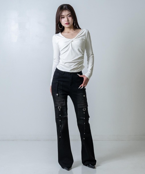 ANAP（アナップ）の「フロントツイスト ぴたっと ロングスリーブ Tシャツ（Tシャツ/カットソー・レディース・ホワイト/グレー/ブラック・F）」の6枚目の写真