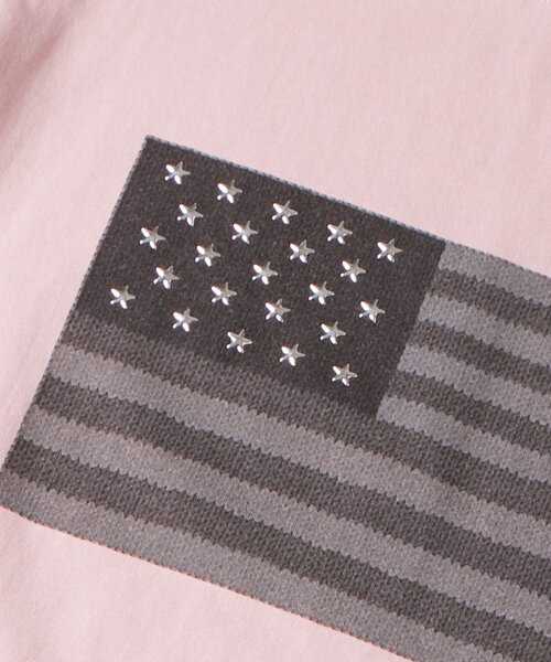 WHO'S WHO gallery（フーズフーギャラリー）の「【UNISEX】KOOKY'N スタースタッズフラッググラフィックTEE（Tシャツ/カットソー・レディース・チャコールグレー/ピンク/ホワイト・SMALL/MEDIUM）」の12枚目の写真