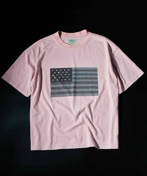 WHO'S WHO gallery(フーズフーギャラリー)の「【UNISEX】【KOOKY'N】スタースタッズフラッググラフィックTEE(Tシャツ/カットソー・レディース・チャコールグレー/ピンク/ホワイト・SMALL/MEDIUM)」の1枚目の写真