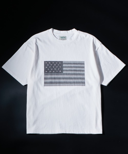 WHO'S WHO gallery(フーズフーギャラリー)の「【UNISEX】【KOOKY'N】スタースタッズフラッググラフィックTEE(Tシャツ/カットソー・レディース・チャコールグレー/ピンク/ホワイト・SMALL/MEDIUM)」の4枚目の写真