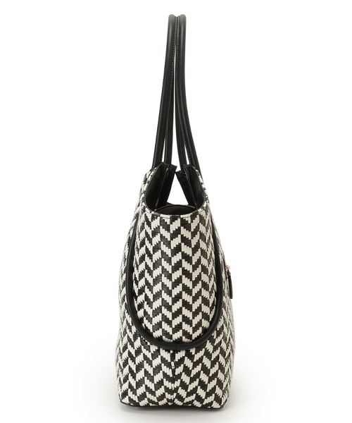 Guess（ゲス）の「TESSI 2 In 1 Tote トートバッグ（トートバッグ・レディース・ブラウン/ブラック系その他・ONE SIZE）」の5枚目の写真