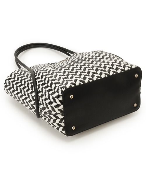 Guess（ゲス）の「TESSI 2 In 1 Tote トートバッグ（トートバッグ・レディース・ブラウン/ブラック系その他・ONE SIZE）」の7枚目の写真