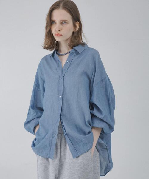 URBAN RESEARCH Sonny Label(アーバンリサーチサニーレーベル)の「シアーデニムシャツ(シャツ/ブラウス・レディース・ライトインディゴブルー/ワンウォッシュ・FREE)」の2枚目の写真