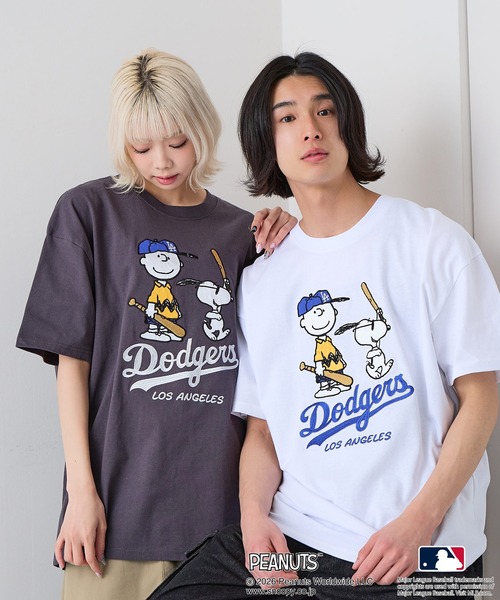 PEANUTS(ピーナッツ)の「【PEANUTS×MLB】【レジャー・フェスに】MLB×スヌーピー 刺繍Tシャツ 厚手コットン100% 透けない・丈夫 ストリートスタイル(Tシャツ/カットソー・メンズ・ブルー系その他2/ベージュ系その他/ホワイト系その他3/ホワイト系その他/ホワイト系その他2/ブラック系その他/ブラック系その他3・MEDIUM/LARGE/X-LARGE)」の10枚目の写真