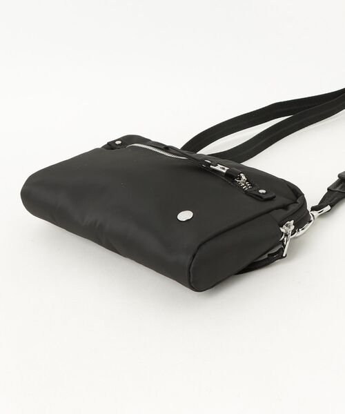 pacsafe(パックセーフ)の「pacsafe/パックセーフ W 3-in-1 Sling/スリング(ショルダーバッグ・レディース・ブラック・FREE)」の17枚目の写真