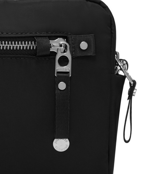 pacsafe(パックセーフ)の「pacsafe/パックセーフ W 3-in-1 Sling/スリング(ショルダーバッグ・レディース・ブラック・FREE)」の7枚目の写真