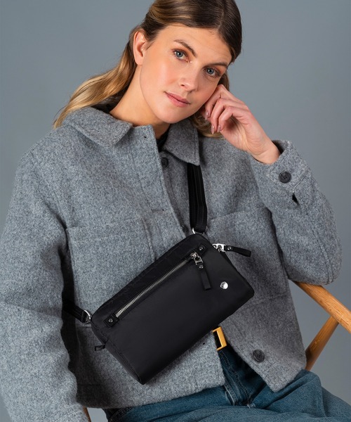 pacsafe(パックセーフ)の「pacsafe/パックセーフ W 3-in-1 Sling/スリング(ショルダーバッグ・レディース・ブラック・FREE)」の11枚目の写真