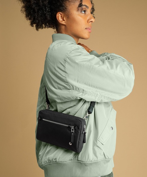 pacsafe(パックセーフ)の「pacsafe/パックセーフ W 3-in-1 Sling/スリング(ショルダーバッグ・レディース・ブラック・FREE)」の13枚目の写真