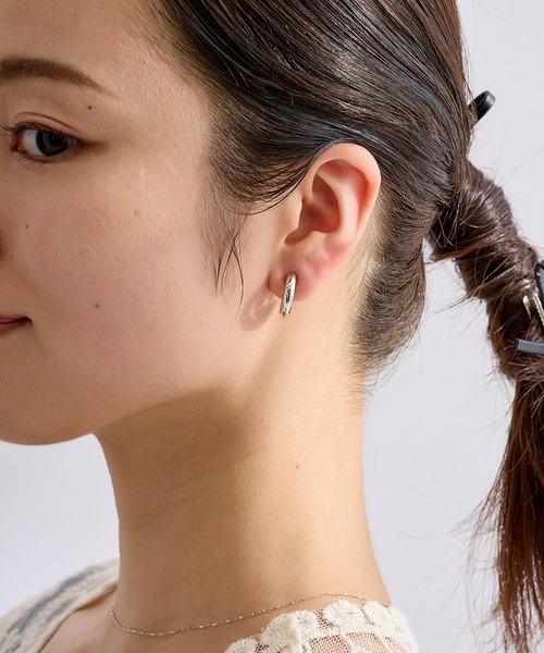 CALIN STANDARD(カリンスタンダード)の「◆金属アレルギー対応◆◆made in japan◆【痛くない】【落ちにくい】【ストレスフリーな着け心地】ワイドラウンド グランループフィットイヤリング(イヤリング・レディース・シルバー/ゴールド・FREE)」の3枚目の写真