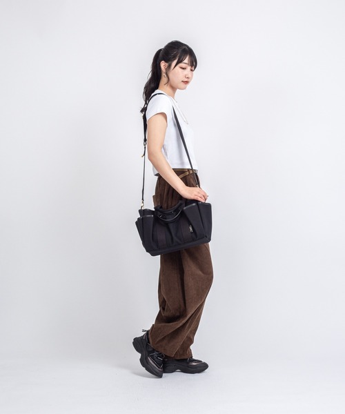 VIOLAd'ORO(ヴィオラドーロ)の「【VIOLAd'ORO/ヴィオラドーロ】2WAY ガーデントートバッグ CAMPER(トートバッグ・レディース・ホワイト×ブラック/ブラック×ブラック・FREE)」の19枚目の写真