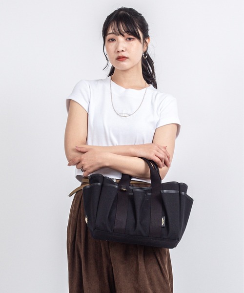VIOLAd'ORO(ヴィオラドーロ)の「【VIOLAd'ORO/ヴィオラドーロ】2WAY ガーデントートバッグ CAMPER(トートバッグ・レディース・ホワイト×ブラック/ブラック×ブラック・FREE)」の16枚目の写真