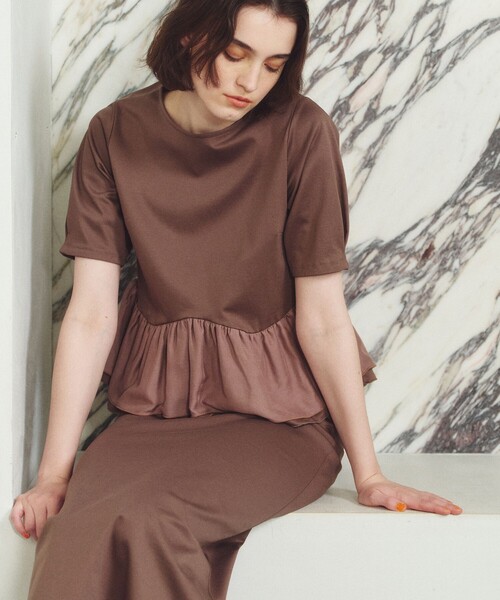 BIANCA(ビアンカ)の「【セットアップ】スムースジャージフリルコンビカットソー(Tシャツ/カットソー・レディース・ブラウン系その他/ブラック/グレー系その他2・38)」の3枚目の写真