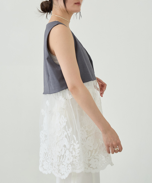 IENA LA BOUCLE(イエナラブークル)の「IENA LA BOUCLE チュールレースノースリーブベスト(ベスト・レディース・ベージュ系その他/グレー・FREE)」の6枚目の写真