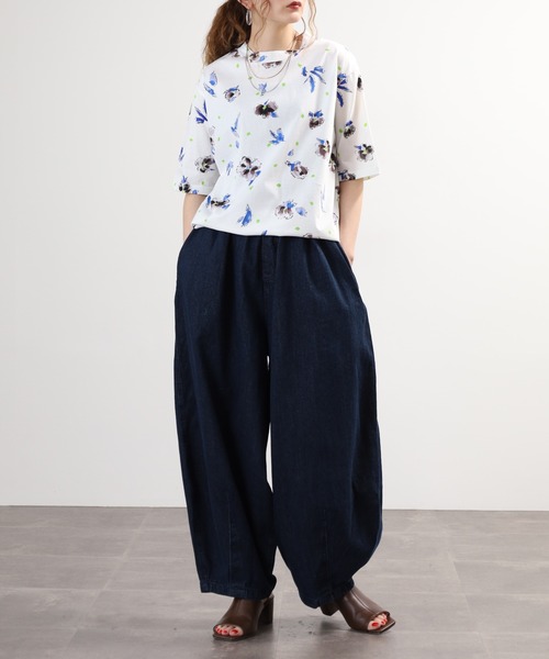 BRODIAEA(ブローディア)の「BRODIAEA 花総柄ハイネック半袖プルオーバー 日本製(Tシャツ/カットソー・レディース・オフホワイト/ネイビー・40)」の18枚目の写真