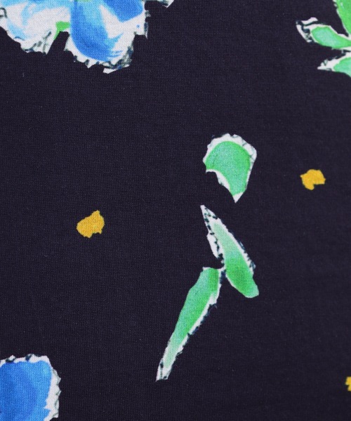 BRODIAEA(ブローディア)の「BRODIAEA 花総柄ハイネック半袖プルオーバー 日本製(Tシャツ/カットソー・レディース・オフホワイト/ネイビー・40)」の4枚目の写真