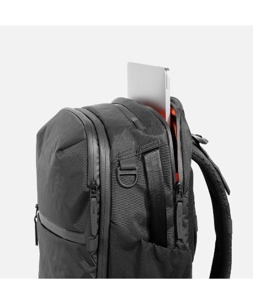 Aer(エアー)の「AER Travel Pack 4 28L X-Pac / AER-29070(バックパック/リュック・メンズ・ブラック・FREE)」の9枚目の写真