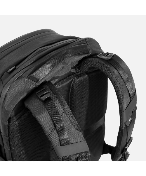 Aer(エアー)の「AER Travel Pack 4 28L X-Pac / AER-29070(バックパック/リュック・メンズ・ブラック・FREE)」の11枚目の写真