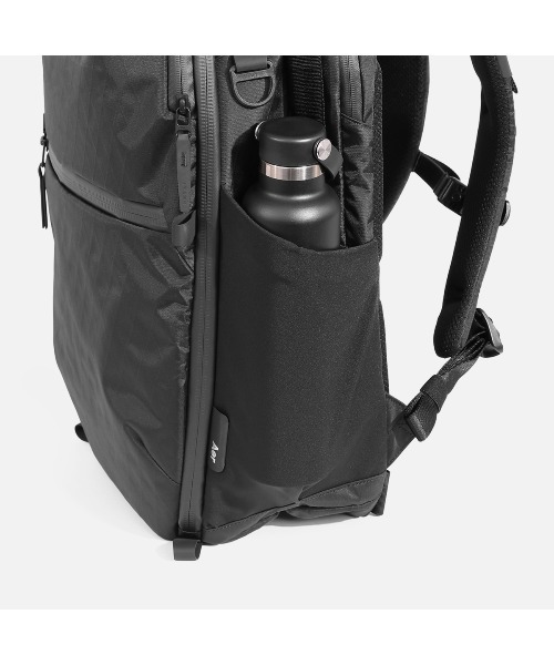 Aer(エアー)の「AER Travel Pack 4 28L X-Pac / AER-29070(バックパック/リュック・メンズ・ブラック・FREE)」の12枚目の写真