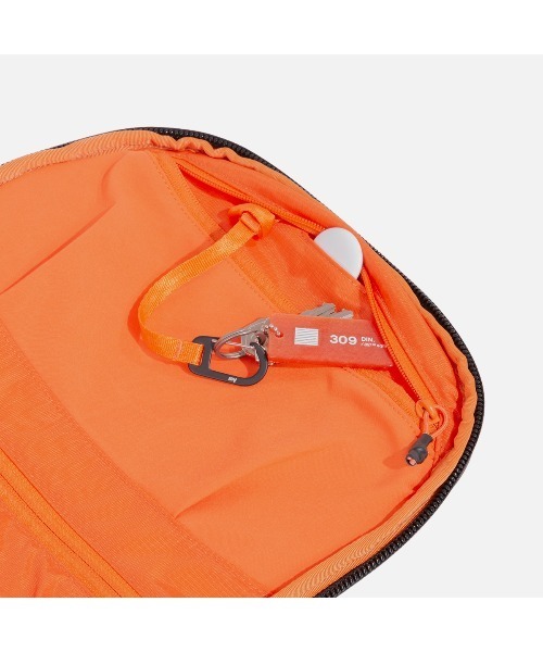 Aer(エアー)の「AER Travel Pack 4 28L X-Pac / AER-29070(バックパック/リュック・メンズ・ブラック・FREE)」の13枚目の写真