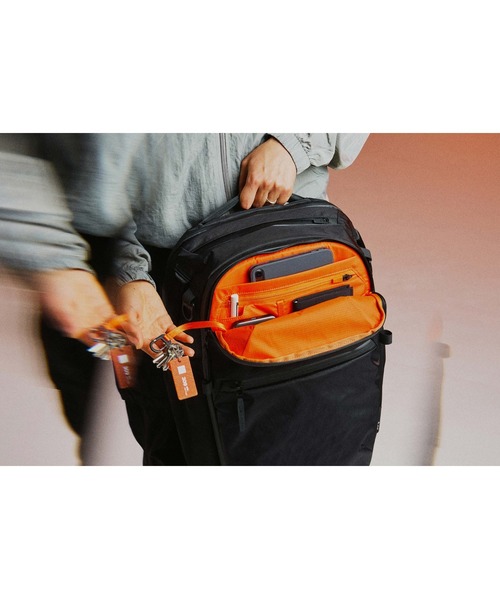 Aer(エアー)の「AER Travel Pack 4 28L X-Pac / AER-29070(バックパック/リュック・メンズ・ブラック・FREE)」の17枚目の写真