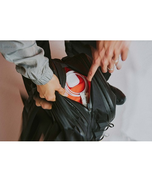 Aer(エアー)の「AER Travel Pack 4 28L X-Pac / AER-29070(バックパック/リュック・メンズ・ブラック・FREE)」の18枚目の写真