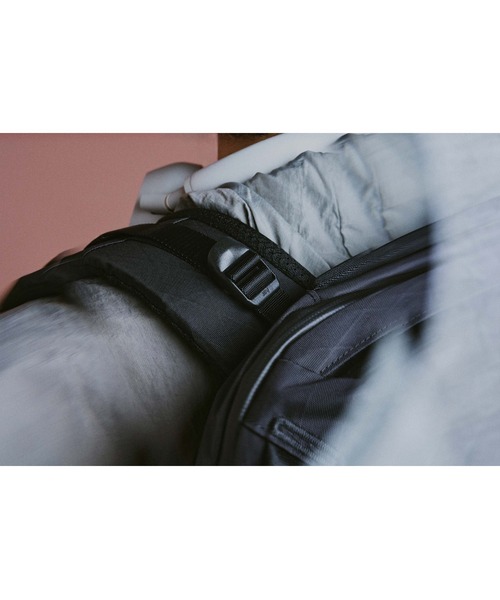 Aer(エアー)の「AER Travel Pack 4 28L X-Pac / AER-29070(バックパック/リュック・メンズ・ブラック・FREE)」の21枚目の写真