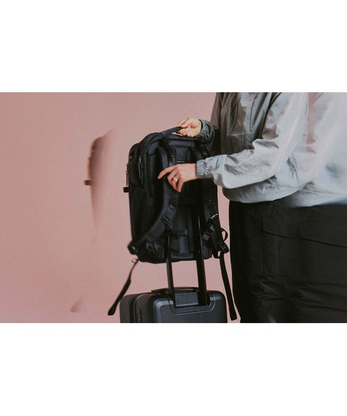 Aer(エアー)の「AER Travel Pack 4 28L X-Pac / AER-29070(バックパック/リュック・メンズ・ブラック・FREE)」の22枚目の写真